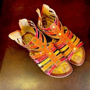 L’Artiste summer ankle sandal. Size 39. New, never worn. No tags.